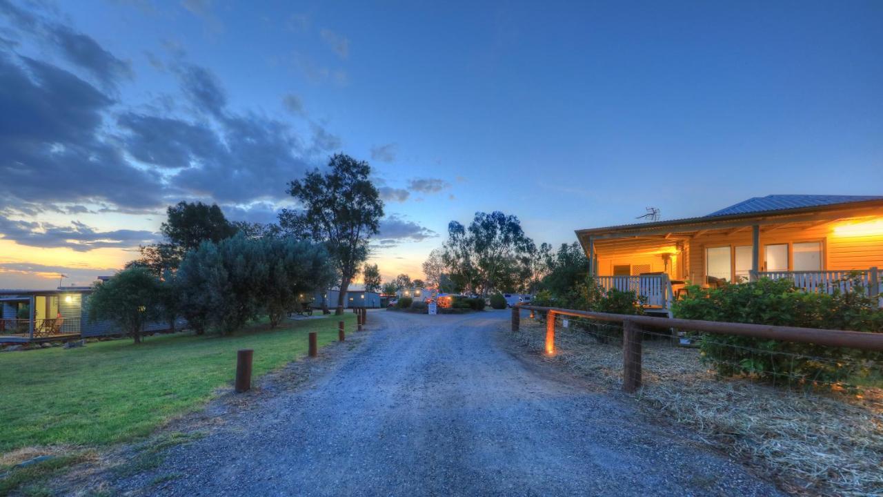Killarney View Cabins And Caravan Park ภายนอก รูปภาพ